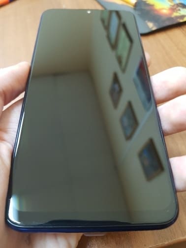 Huawei P Smart 2019 смартфон в выключеном состоянии