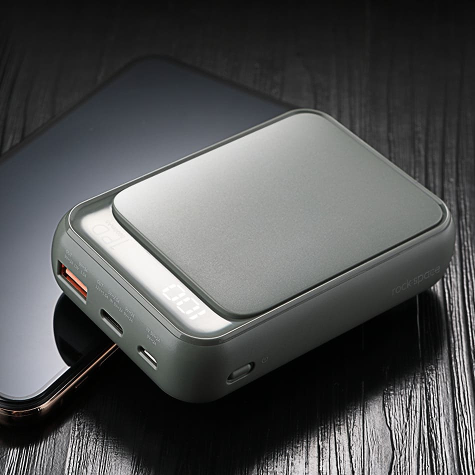 ROCK Р65 Portable Mini PD повербанк кредитка количество портов