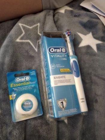 ORAL-B Vitality – наверное, самая лучшая электрическая зубная щетка