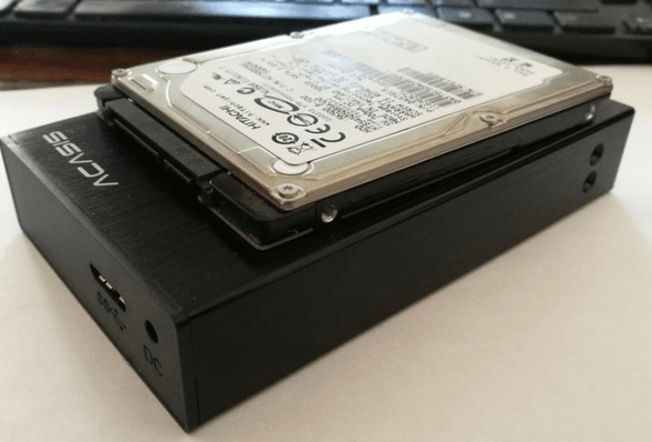 USB box для 25 дюймовых дисков Acasis DT S2. внешний вид с накопителем