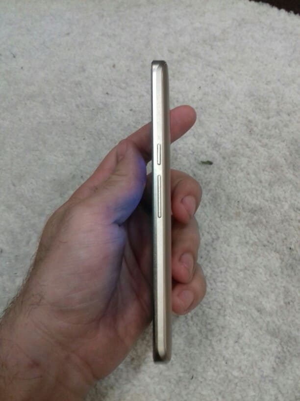 Ulefone S8 PRO функциональный и недорогой толщина смартфона
