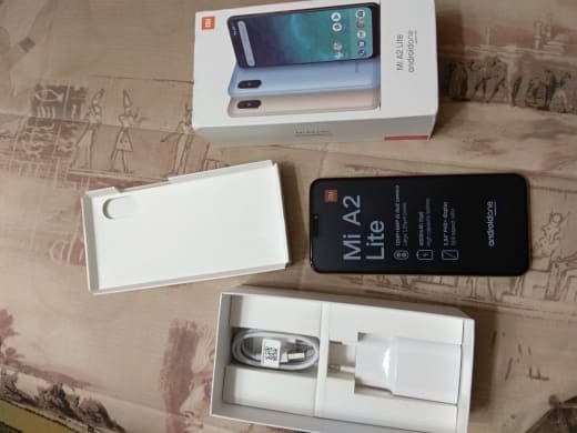 Xiaomi Mi A2 Lite комплектация