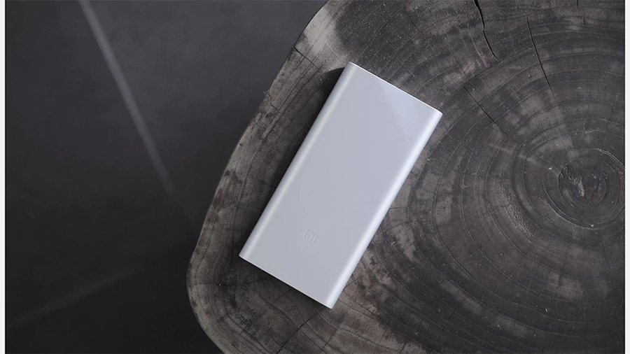 Xiaomi Mi Power Bank 2 емкий аккумулятор в изящном корпусе цвет белый